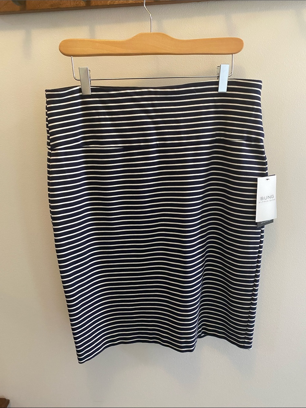 ALFRED SUNG Navy and White Striped Pencil Skirt